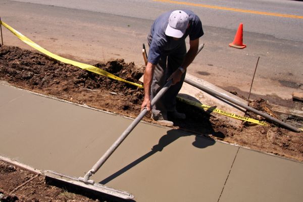 Sidewalk Pouring in Bradenton