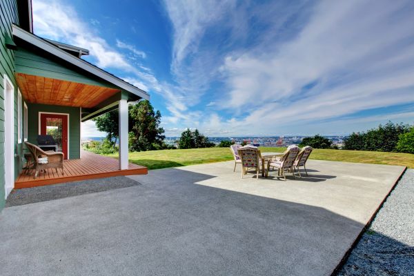 Backyard Concrete Paving in Bradenton